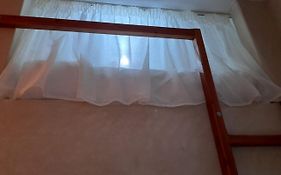 Private Room In Apartment Tov